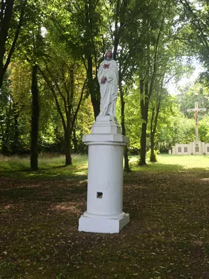 Statue de la Vierge à Nampty